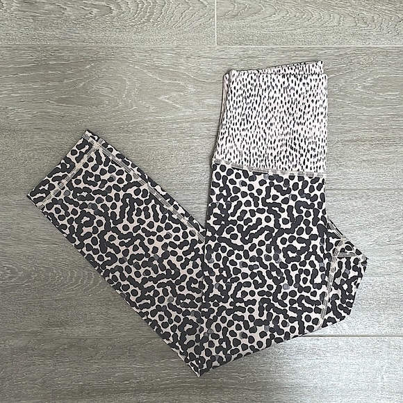 Lululemon Leopard Print Cropped Legging - Picture 1 of 7
